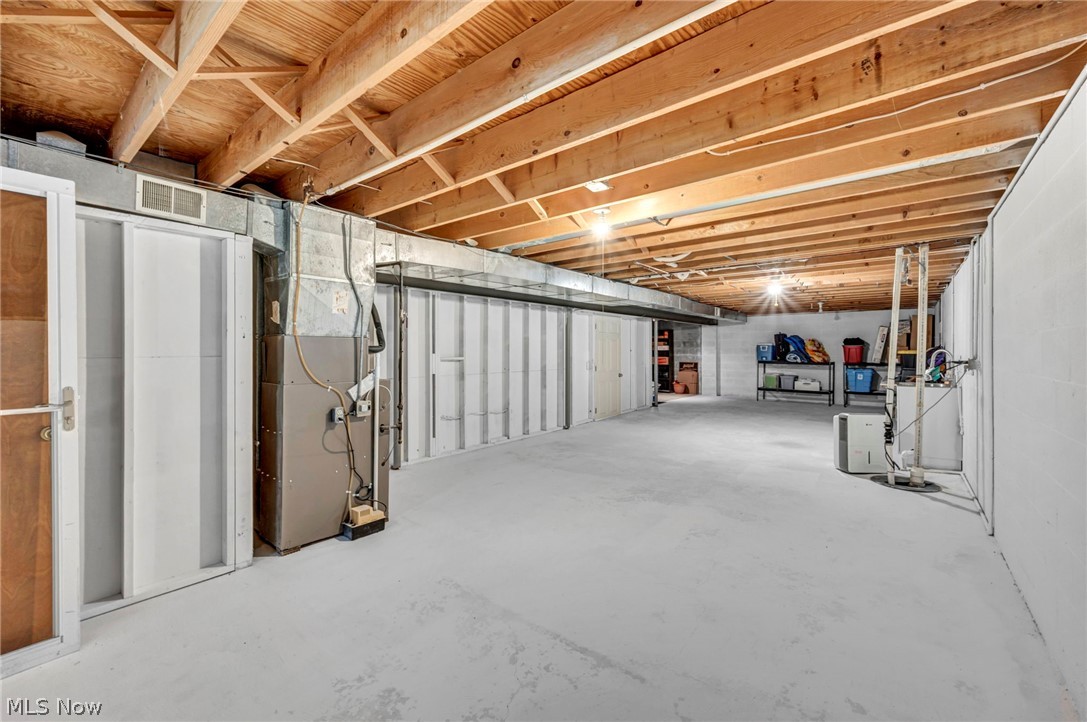 2608 Pine Oak Court Niles OH 44446