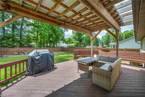 2608 Pine Oak Court Niles OH 44446