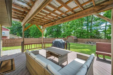 2608 Pine Oak Court Niles OH 44446