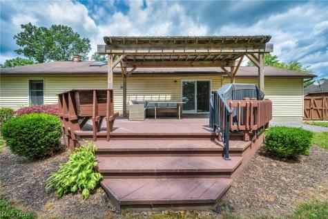 2608 Pine Oak Court Niles OH 44446