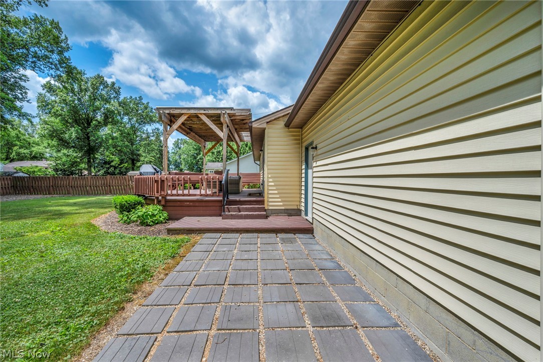 2608 Pine Oak Court Niles OH 44446