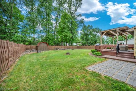 2608 Pine Oak Court Niles OH 44446
