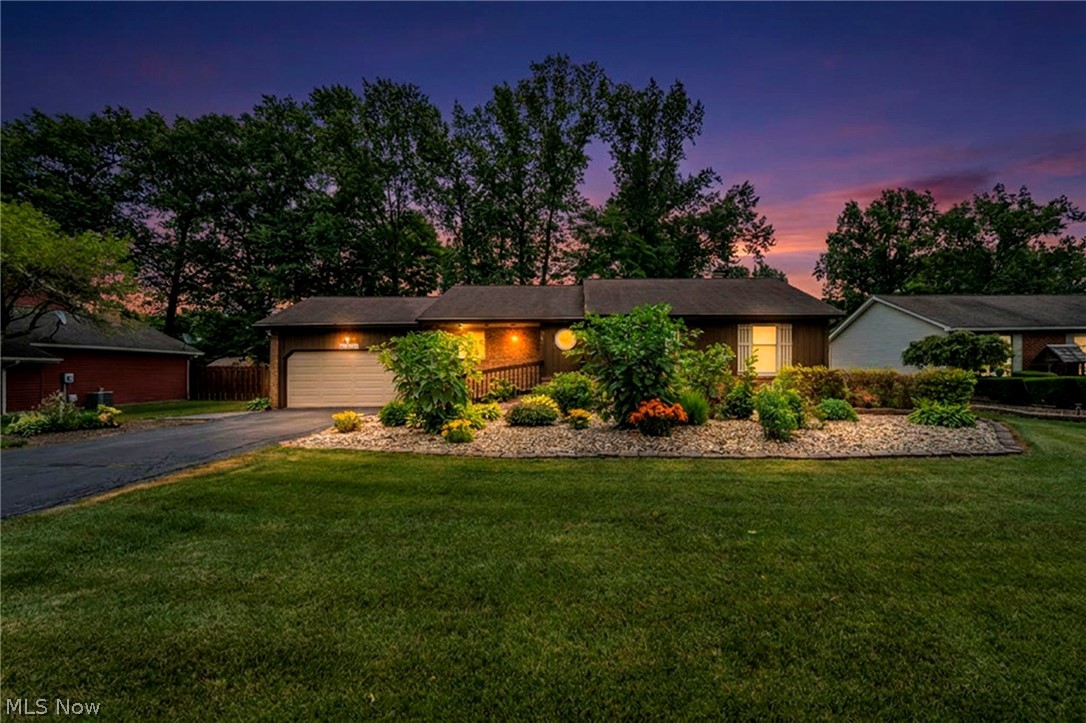 2608 Pine Oak Court Niles OH 44446