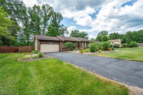 2608 Pine Oak Court Niles OH 44446