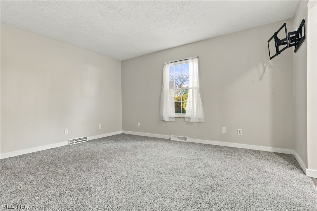 814 3rd Street NE New Philadelphia OH 44663