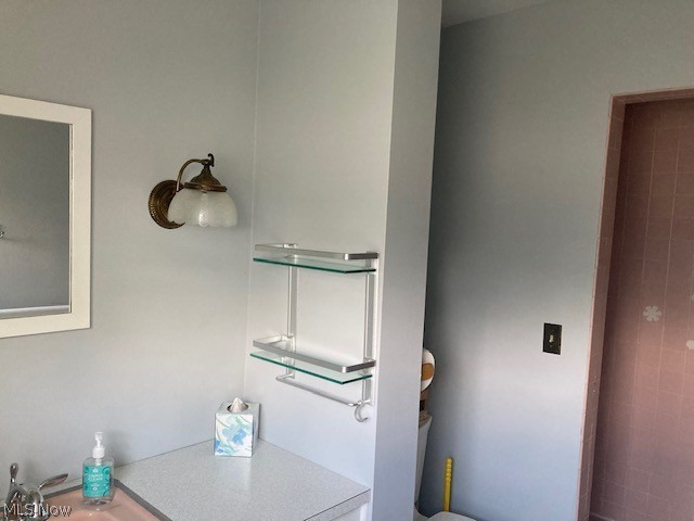 8770 Squirrel Hill Warren OH 44484