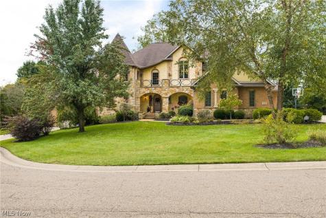 2942 Torrey Pines Circle NW Canton OH 44708