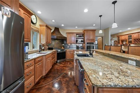 2942 Torrey Pines Circle NW Canton OH 44708