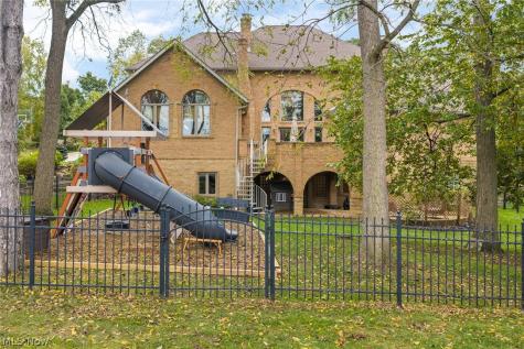 2942 Torrey Pines Circle NW Canton OH 44708