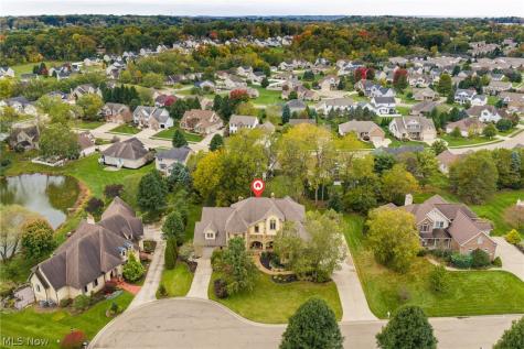 2942 Torrey Pines Circle NW Canton OH 44708