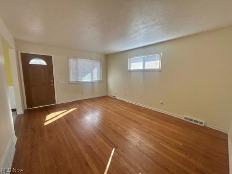 5240 W 151st Street Brook Park OH 44142