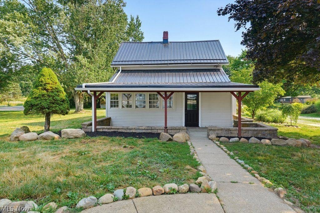 3477 Kinsley Drive NE Hartville OH 44632