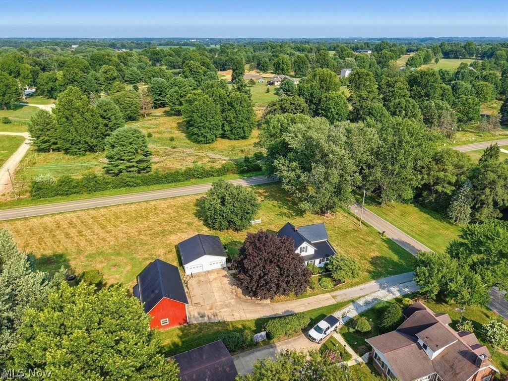 3477 Kinsley Drive NE Hartville OH 44632