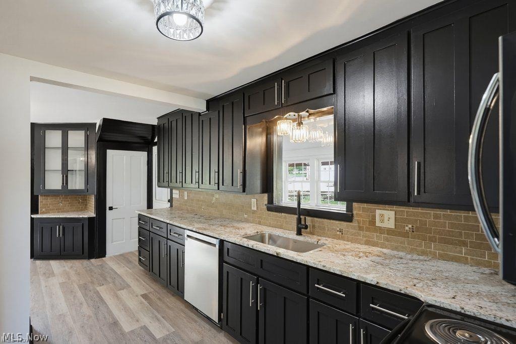 3477 Kinsley Drive NE Hartville OH 44632