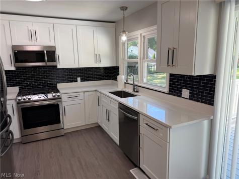 3045 Endicott Way Silver Lake OH 44224