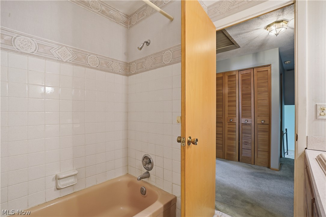26670 Fairfax Lane North Olmsted OH 44070
