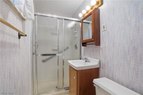 26670 Fairfax Lane North Olmsted OH 44070