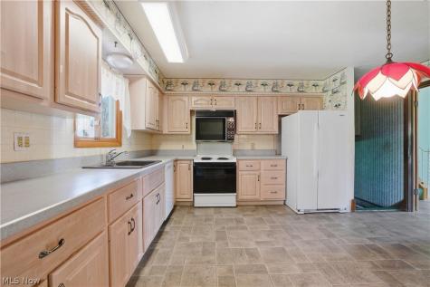 26670 Fairfax Lane North Olmsted OH 44070