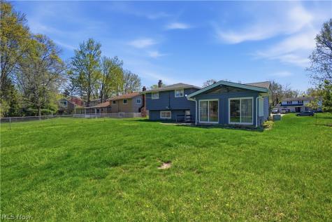 26670 Fairfax Lane North Olmsted OH 44070