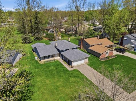 26670 Fairfax Lane North Olmsted OH 44070