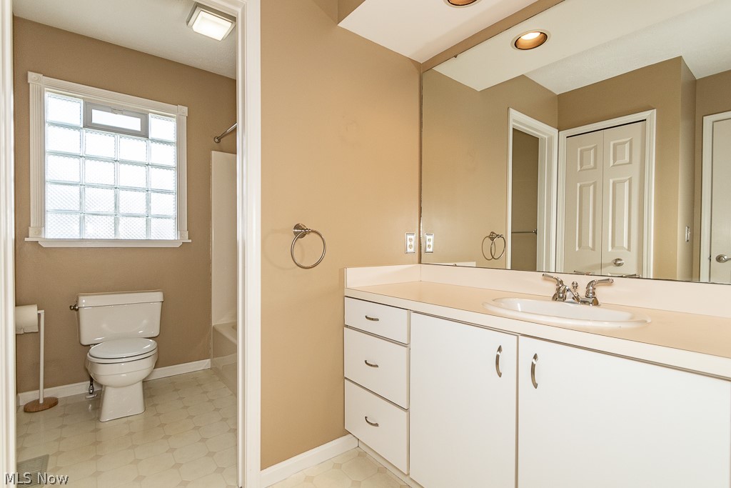 104 Woodbridge Crossing Chardon OH 44024