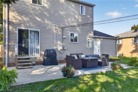 239 E 305th Street Willowick OH 44095