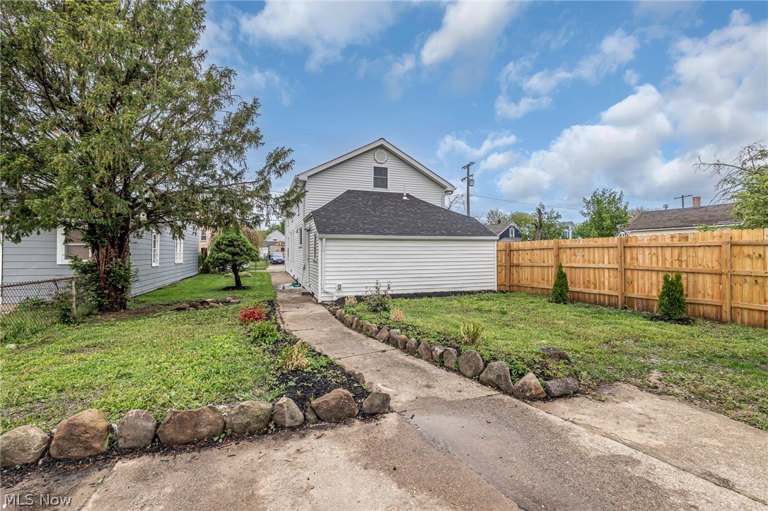 3229 W 52nd Street Cleveland OH 44102