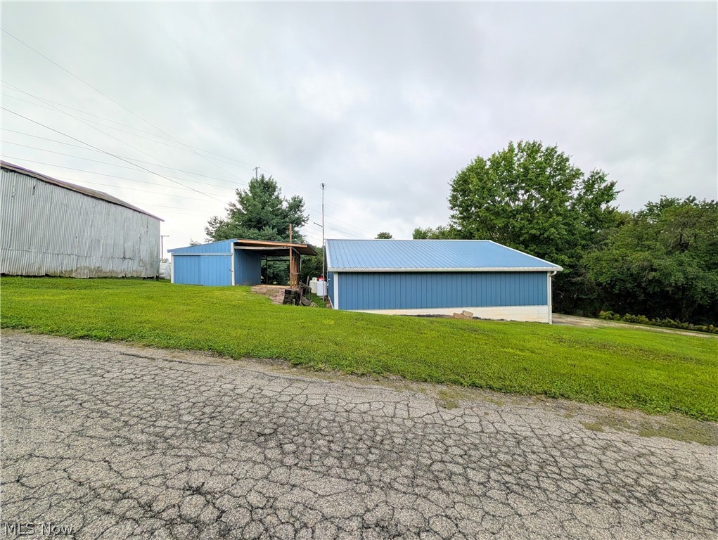 3086 Apollo Road SE Carrollton OH 44615