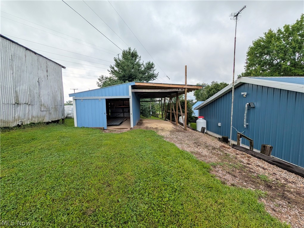 3086 Apollo Road SE Carrollton OH 44615