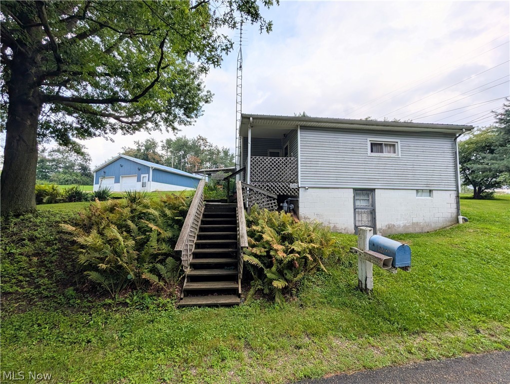 3086 Apollo Road SE Carrollton OH 44615