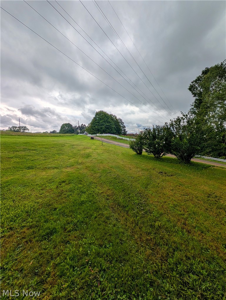 3086 Apollo Road SE Carrollton OH 44615