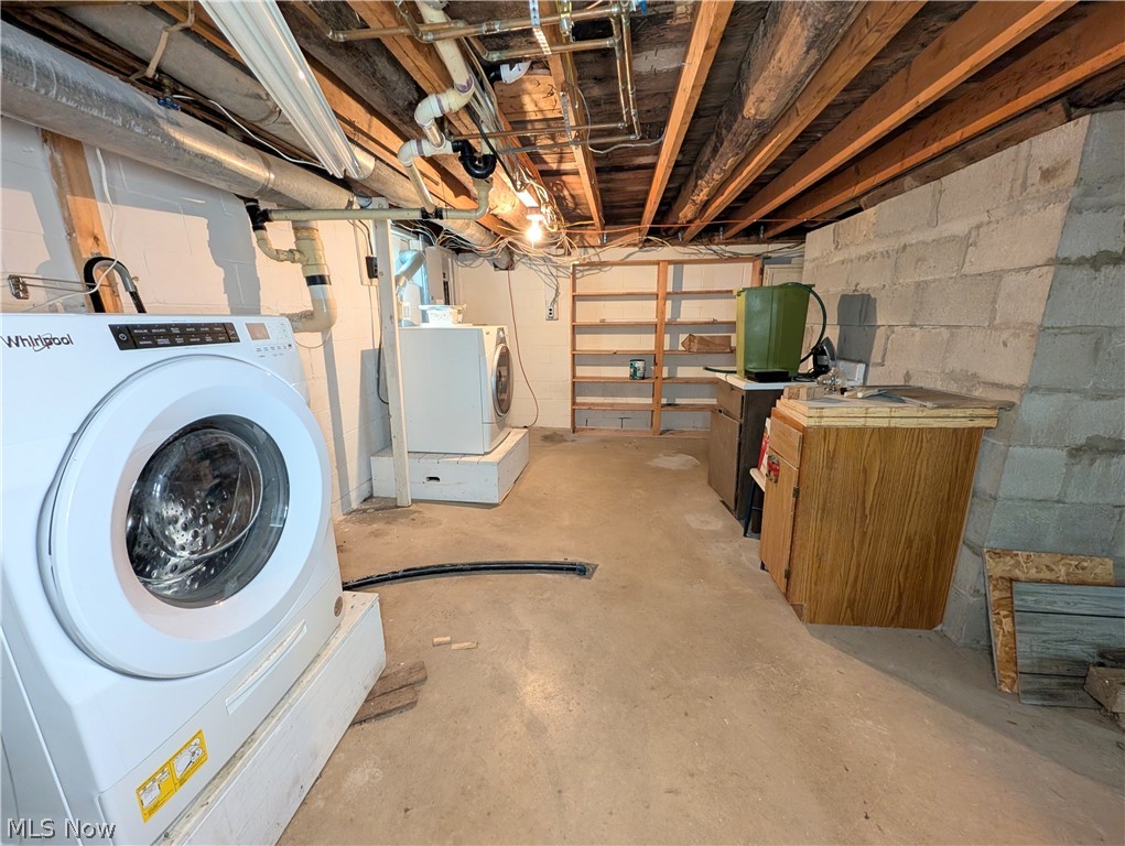 3086 Apollo Road SE Carrollton OH 44615