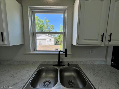 15264 Broadway Avenue Maple Heights OH 44137