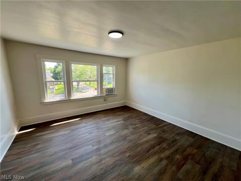 15264 Broadway Avenue Maple Heights OH 44137