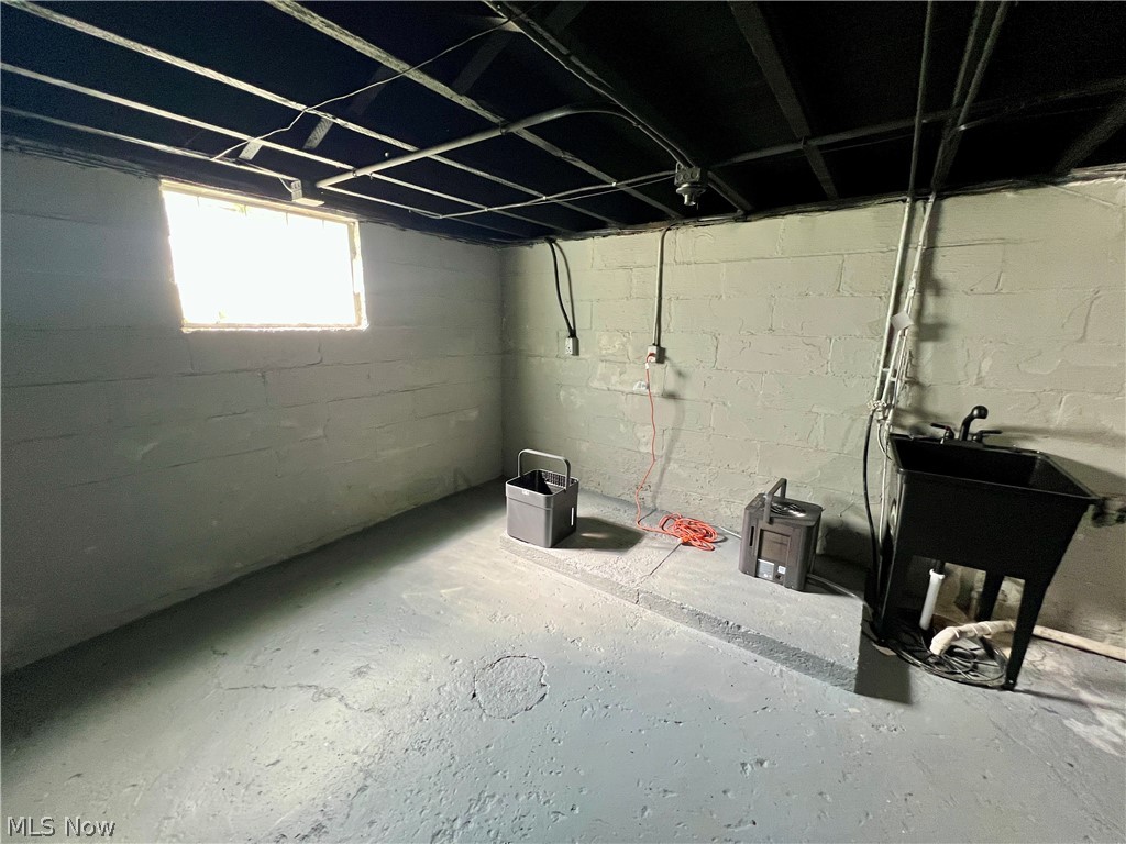 15264 Broadway Avenue Maple Heights OH 44137