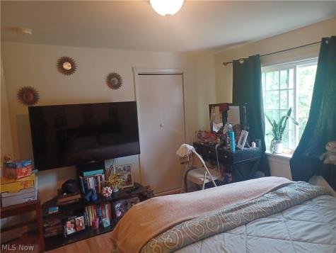 42 N Clover Avenue Niles OH 44446