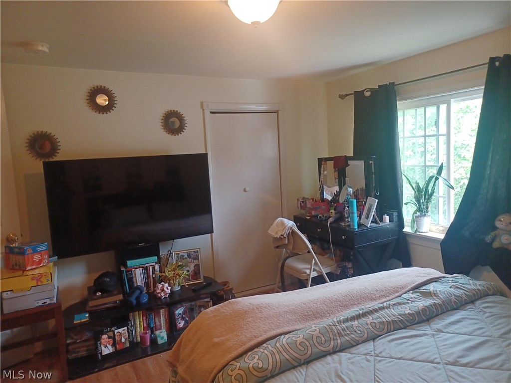 42 N Clover Avenue Niles OH 44446