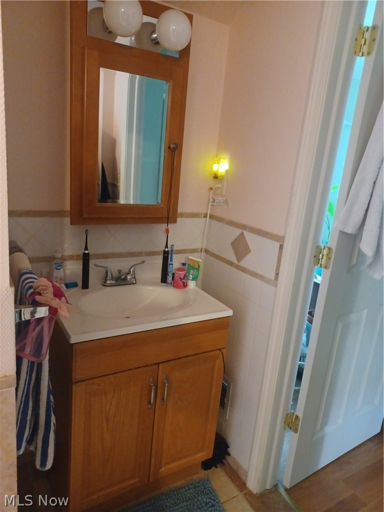 42 N Clover Avenue Niles OH 44446