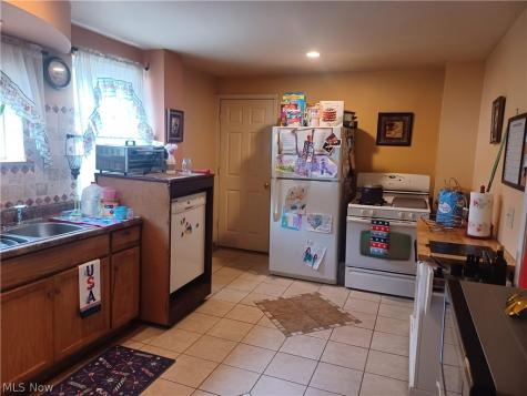 42 N Clover Avenue Niles OH 44446