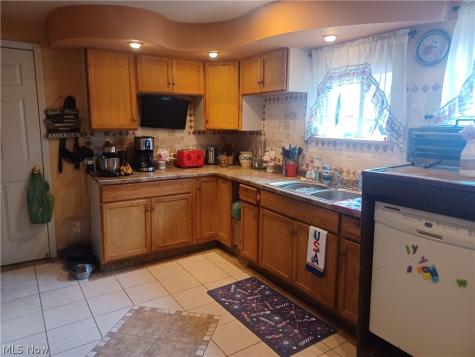 42 N Clover Avenue Niles OH 44446