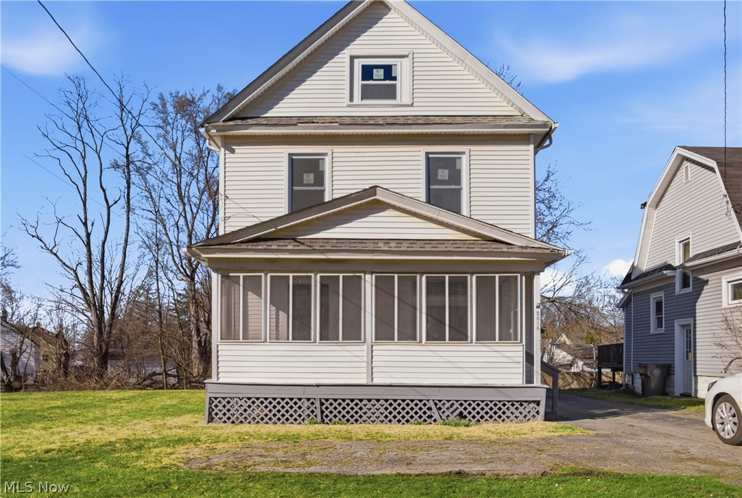 2016 Pointview Avenue Youngstown OH 44502