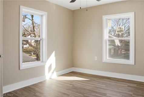 2016 Pointview Avenue Youngstown OH 44502