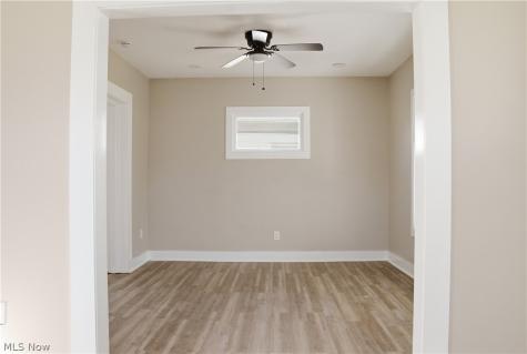 2016 Pointview Avenue Youngstown OH 44502