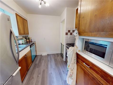 5972 Crossview Road Seven Hills OH 44131