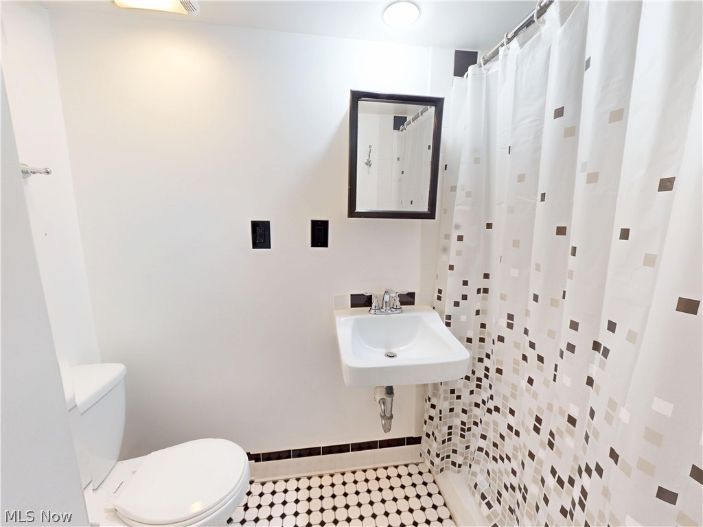 5972 Crossview Road Seven Hills OH 44131
