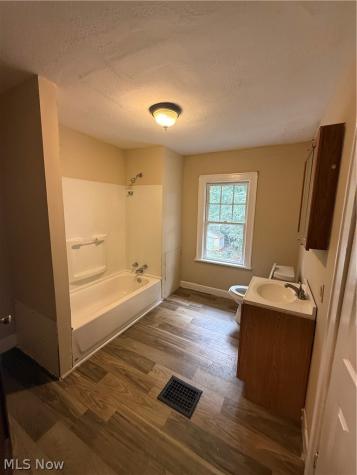 130 E Emerling Avenue Akron OH 44301