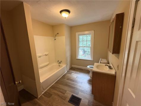 130 E Emerling Avenue Akron OH 44301