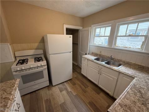 130 E Emerling Avenue Akron OH 44301
