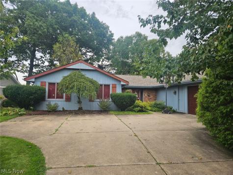 1240 Surfside Circle Aurora OH 44202