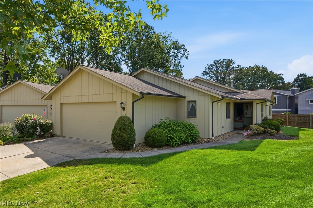 19407 Co Moor Boulevard Strongsville OH 44149